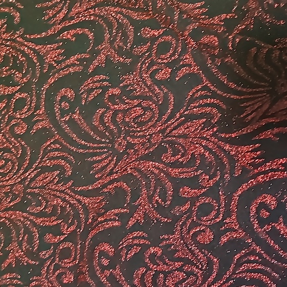 Large Irma Red and Black - Metalic Thread - Picture 4 of 6